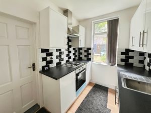 Kitchen- click for photo gallery